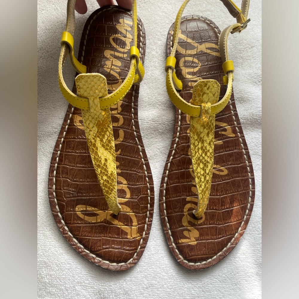 NWOT Sam Edelman Gigi T-Strap Yellow Sandals Size 6.5